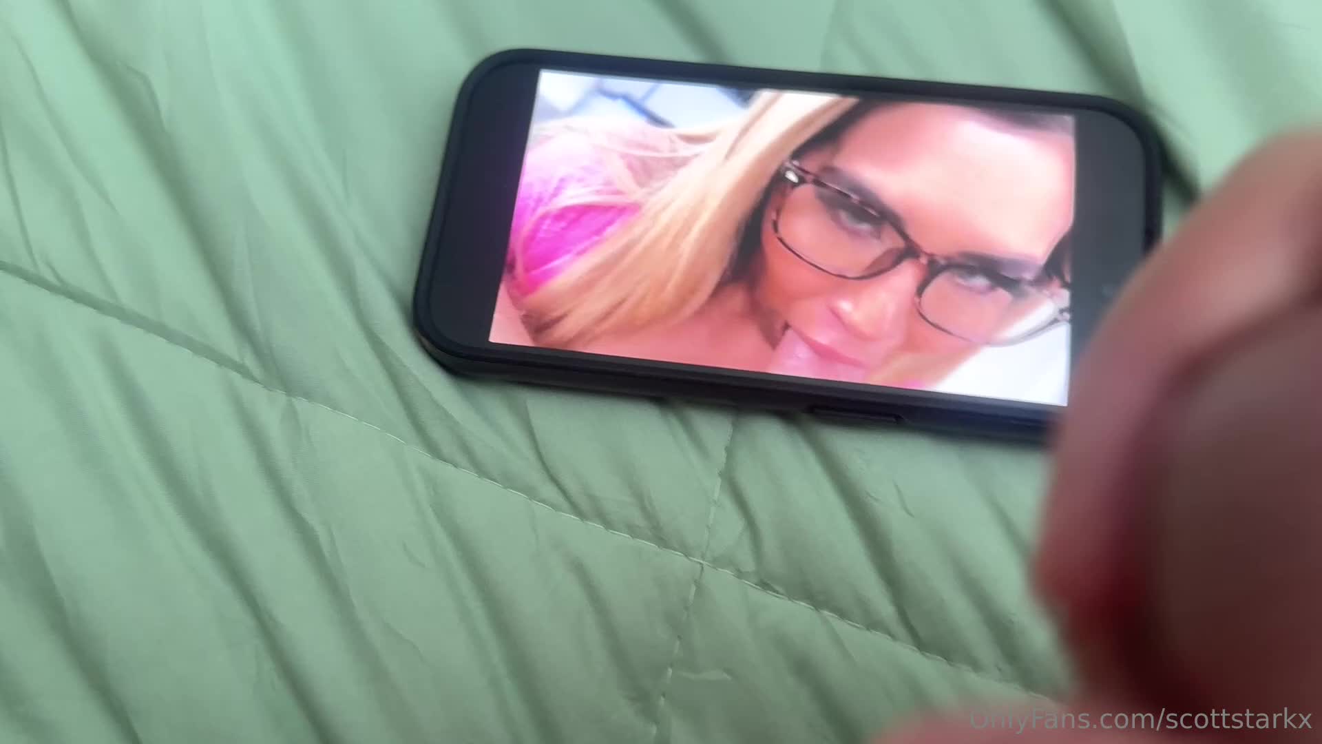 OnlyFans 25 04 24 Lindsay Lee Best Friends Busty Mom Wants Sex XXX 1080p MP4-P2P [XC]