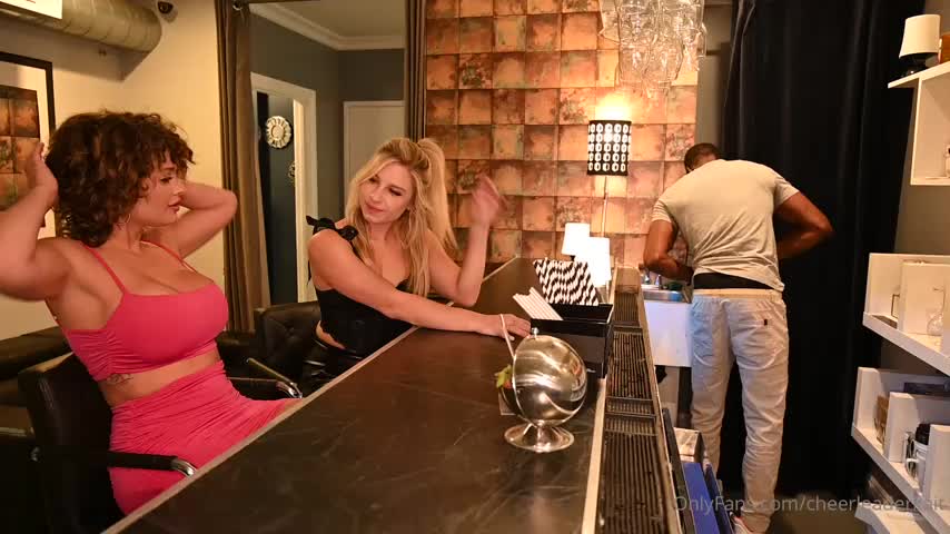 OnlyFans - Cheerleader Kait, Dan Dangler - Fucking the bartender rq.mp4